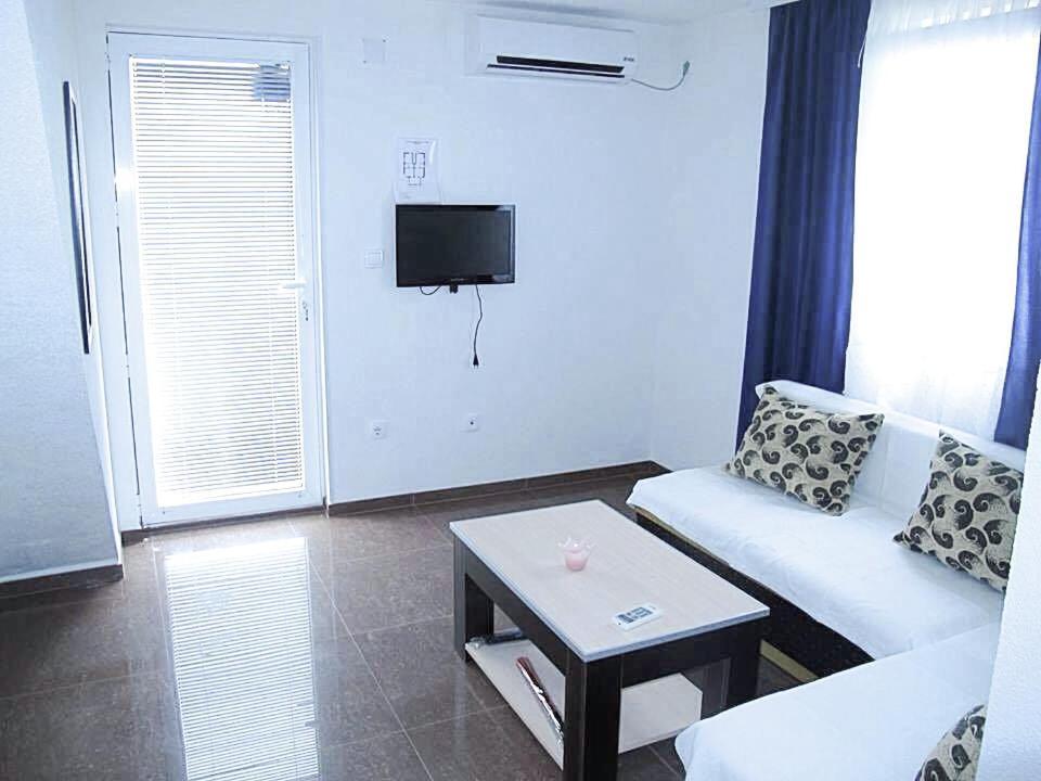 Sobe Alex Apartment Veliko Gradiste Bagian luar foto