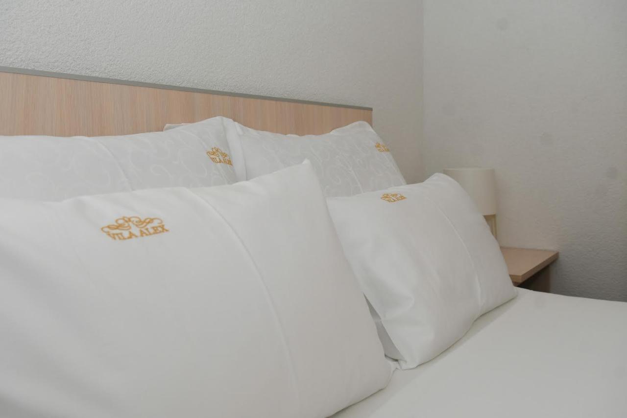Sobe Alex Apartment Veliko Gradiste Bagian luar foto